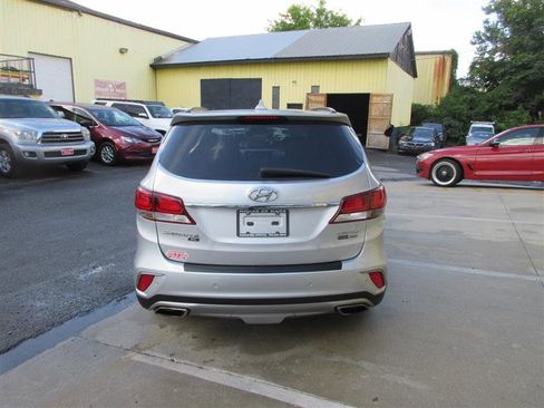 Used 2019 Hyundai Santa Fe XL image 4