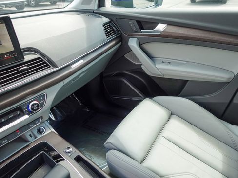 Used 2023 Audi Q5 e Premium Plus w/ Premium Plus Package image 21