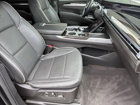 Used 2025 Cadillac Escalade Premium Luxury w/ Touring Package AWD/4WD image 13