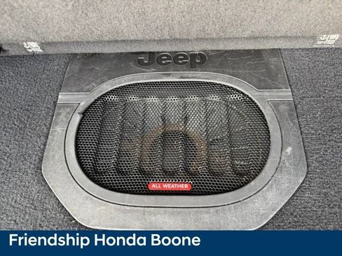Used 2018 Jeep Wrangler Rubicon AWD/4WD image 36