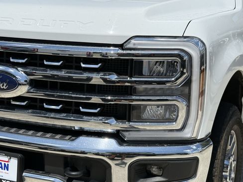 Used 2024 Ford F250 Lariat AWD/4WD image 12