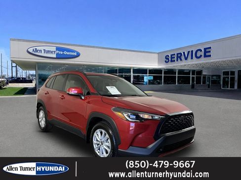 Used 2024 Toyota Corolla Cross LE AWD/4WD image 1
