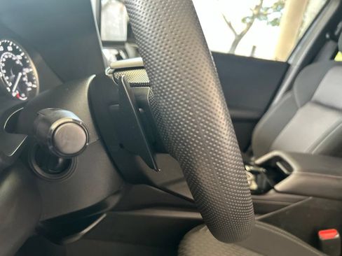 Used 2025 Mitsubishi Outlander ES FWD image 38