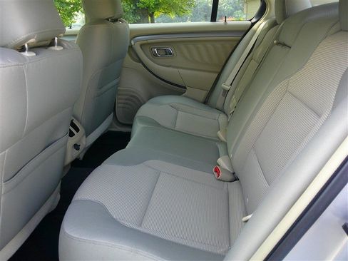 Used 2013 Ford Taurus SEL FWD image 17