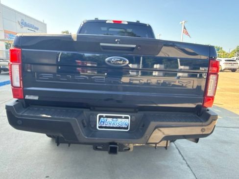 Used 2022 Ford F250 Lariat w/ Black Appearance Package AWD/4WD image 30