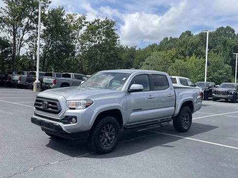Used 2023 Toyota Tacoma SR5 w/ Technology Package AWD/4WD image 5