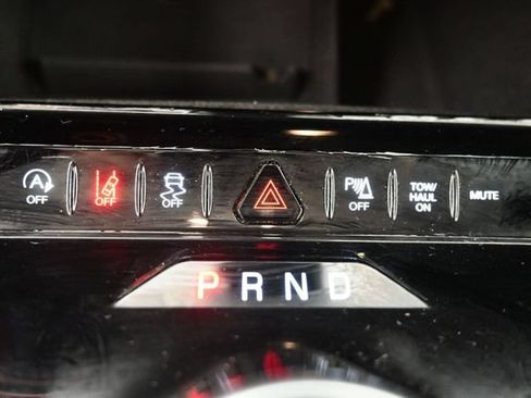Used 2024 Jeep Wagoneer Series II AWD/4WD image 25