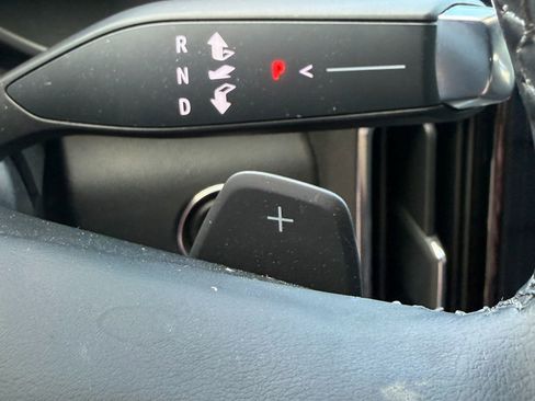 Used 2024 GMC Acadia Elevation image 32