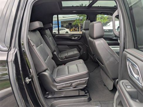 Used 2022 Chevrolet Suburban RST w/ Luxury Package image 13