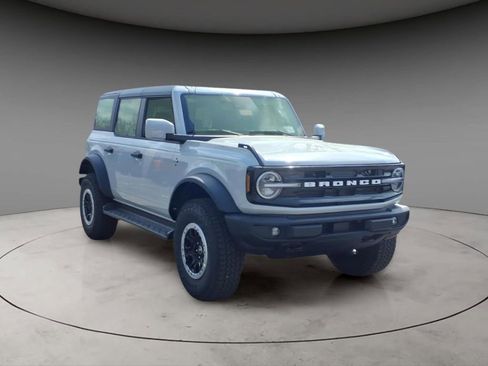 New 2026 Ford Bronco Outer Banks AWD/4WD image 14
