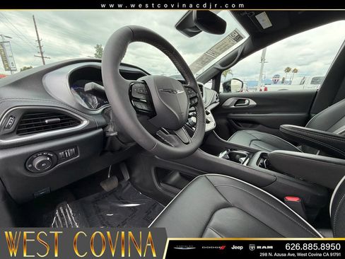 Used 2026 Chrysler Pacifica Limited w/ S Appearance Package FWD image 28
