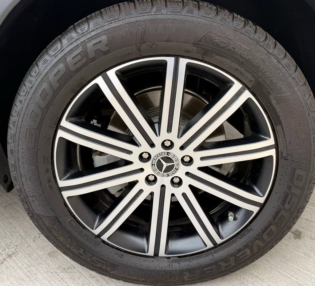 Used 2025 Mercedes-Benz GLE 450 4MATIC image 9