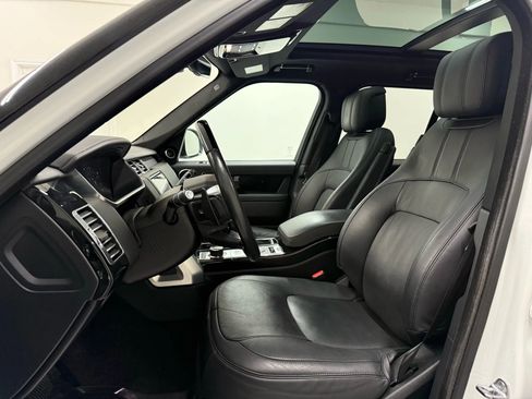 Used 2018 Land Rover Range Rover HSE image 11