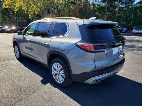 Used 2024 GMC Acadia Elevation image 8