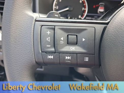 Used 2023 Nissan Rogue SV AWD/4WD image 29