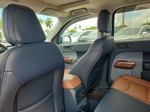 Certified 2022 Ford Maverick Lariat w/ Lariat Luxury Package FWD image 14
