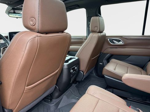 Used 2024 Chevrolet Tahoe High Country AWD/4WD image 14