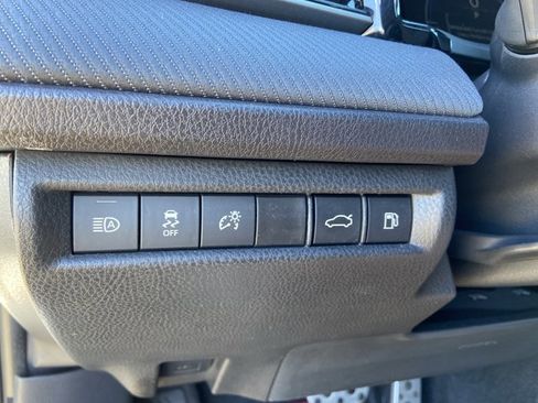 Used 2025 Toyota Camry SE image 44