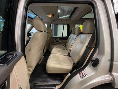 Used 2016 Land Rover LR4 HSE Silver Edition image 21