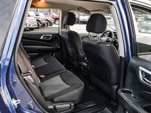 Used 2020 Nissan Pathfinder S image 39