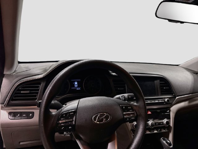 Used 2020 Hyundai Elantra SEL FWD image 11