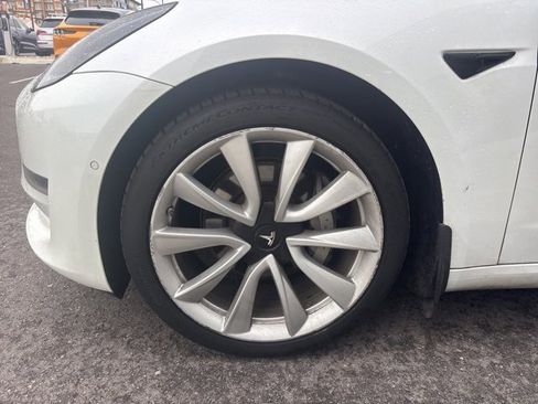 Used 2019 Tesla Model 3 Standard Range Plus image 4