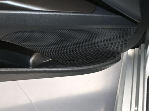 Used 2022 Toyota Camry SE image 14