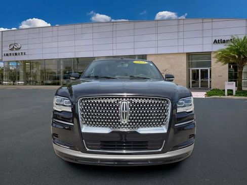 Used 2022 Lincoln Navigator L Reserve AWD/4WD image 3
