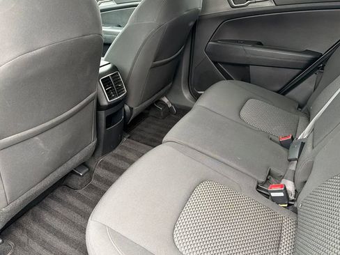 Used 2023 Kia Sportage LX AWD/4WD image 9