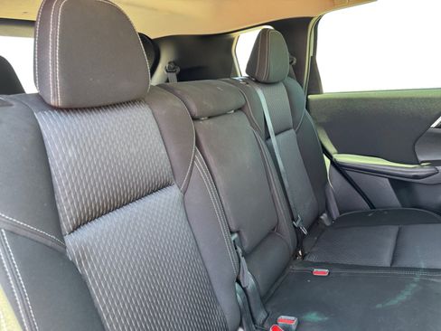 Used 2022 Mitsubishi Outlander ES FWD image 18