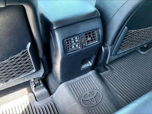 Used 2023 Toyota 4Runner Limited AWD/4WD image 10