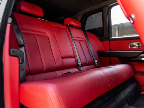 Used 2023 Rolls-Royce Cullinan image 46