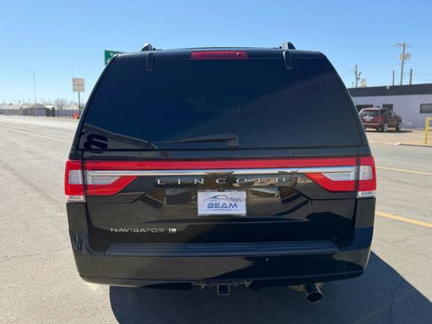 Used 2017 Lincoln Navigator L Select image 4