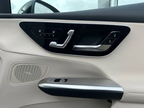 Used 2026 Mercedes-Benz GLC 300 4MATIC image 25