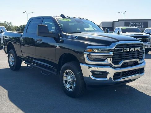Used 2025 RAM 2500 Tradesman w/ Chrome Appearance Group AWD/4WD image 9