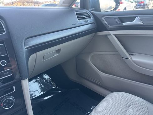 Used 2018 Volkswagen Golf S image 14