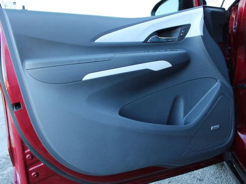 Used 2020 Chevrolet Bolt Premier w/ Infotainment Package image 13