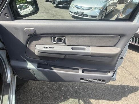 Used 2001 Nissan Xterra SE image 11