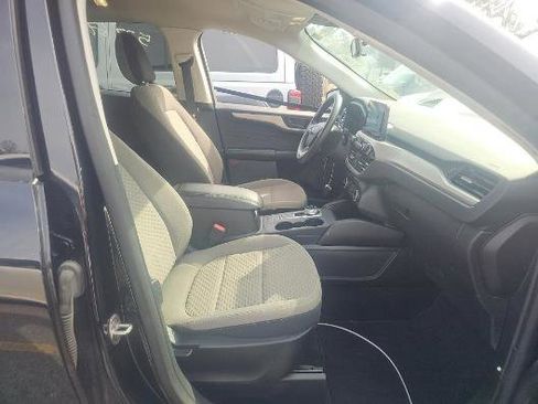Used 2022 Ford Escape SE image 9