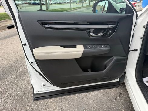 Used 2023 Honda CR-V EX-L image 17