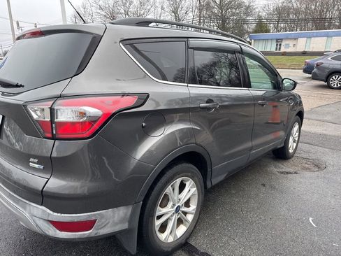 Used 2018 Ford Escape SE AWD/4WD image 4