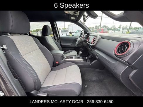 Used 2022 Toyota Tacoma TRD Off-Road w/ Technology Package AWD/4WD image 10