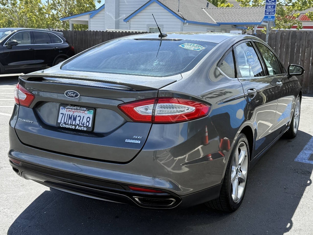 Used 2015 Ford Fusion SE w/ Equipment Group 201A FWD image 6