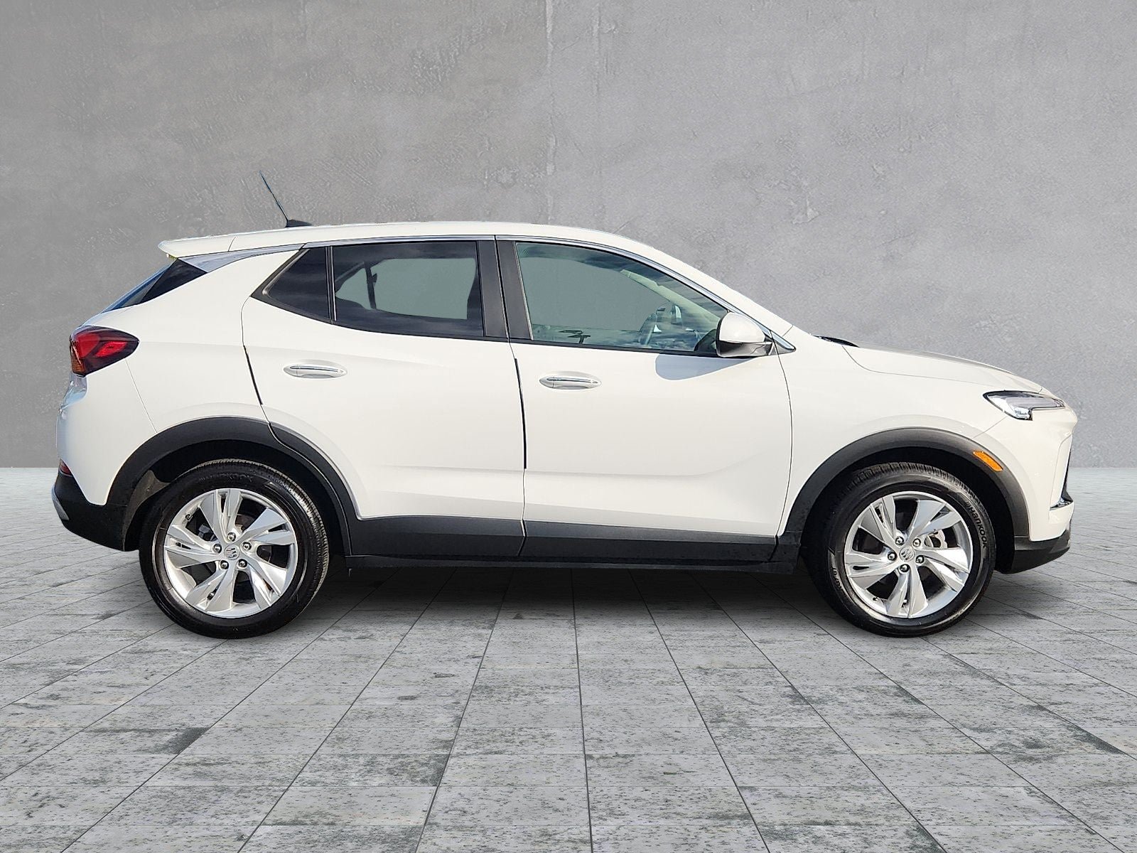 Certified 2024 Buick Encore GX Preferred FWD image 7