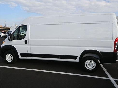 Used 2025 RAM ProMaster 2500 w/ Storage Group image 8