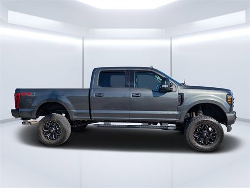 Used 2019 Ford F350 Lariat image 2