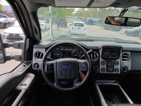 Used 2015 Ford F350 Lariat image 23