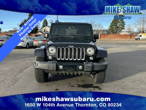 Used 2018 Jeep Wrangler Unlimited Sahara w/ Connectivity Group image 2
