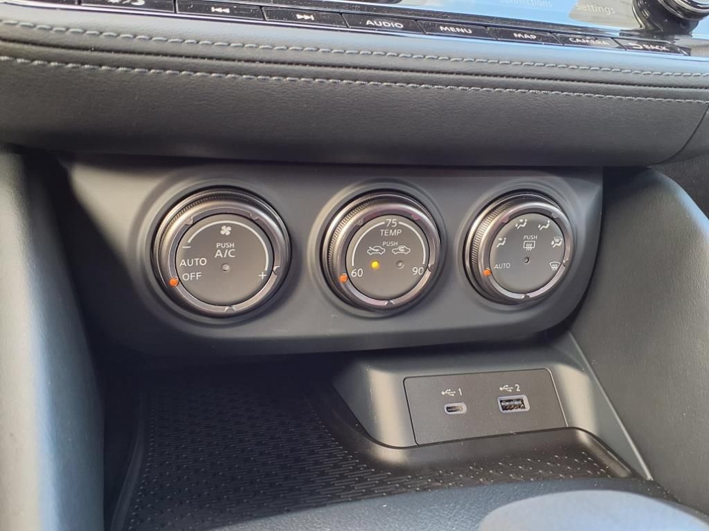 New 2025 Nissan Z NISMO w/ Floor Mat Package RWD image 19