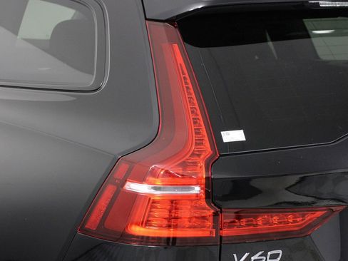 Certified 2025 Volvo V60 B5 Cross Country Plus image 18